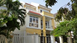 Thi công sàn gỗ giáng hương tại biệt thự Nam Thông quận 7