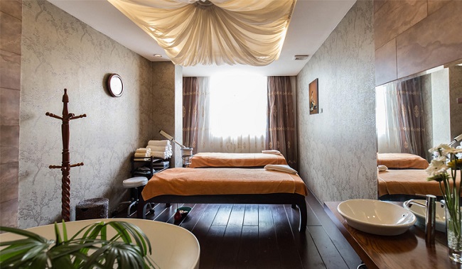 Thi công sàn nhựa vân gỗ cho khách sạn, spa làm đẹp Thi công sàn nhựa vân gỗ cho khách sạn, spa làm đẹp