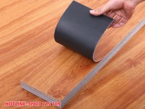 Thảm nhựa trải sàn vân gỗ dạng tấm