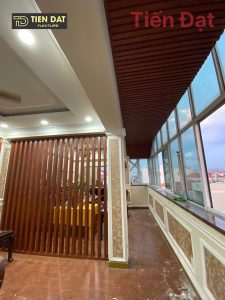 Thi công hoàn thiện thanh lam hộp làm vách ngăn trong nhà