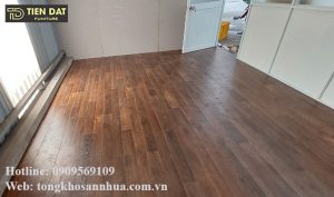 Sàn gỗ Kosmos S297 8mm màu nâu trầm