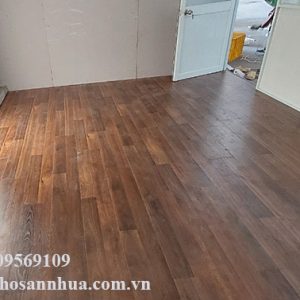 Sàn gỗ Kosmos S297 8mm màu nâu trầm