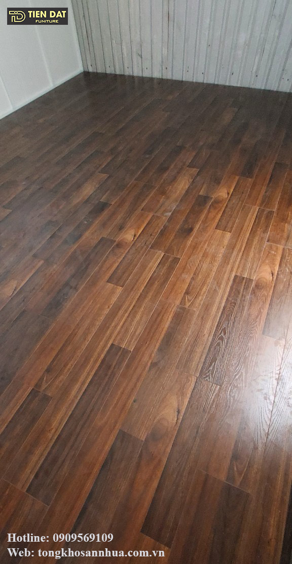 lắp đặt ván sàn gỗ Kosmos S297 màu nâu trầm